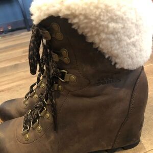 Sorel Brown Fall / Winter Boots w/Sherpa Lining EUC
